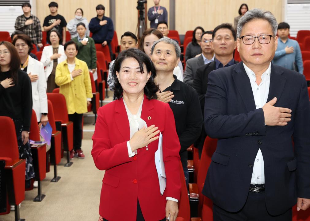 '이현숙 의원 충남 소상공인 및 골목상권 활성화 방안 마련 의정토론회' 게시글의 사진(6) '250502_이현숙 의원 소상공인 활성화 의정토론회_09.JPG'