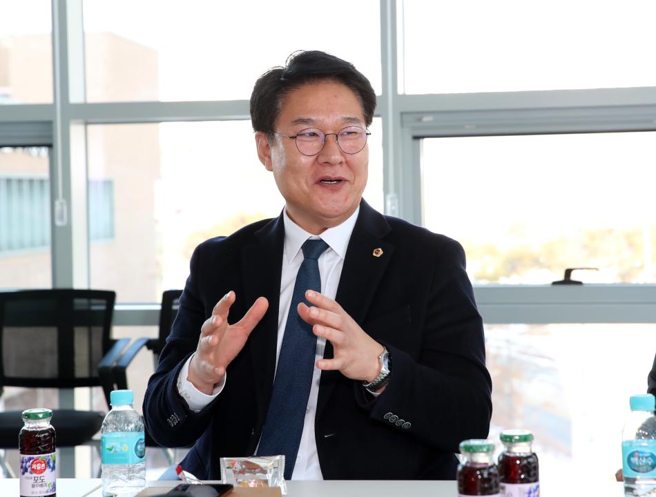 '제357회 임시회 건설소방위원회 원주 혁신도시 현장방문' 게시글의 사진(53) '250211_제357회 임시회 건설소방위원회 강원도 원주 현장방문_146.JPG'