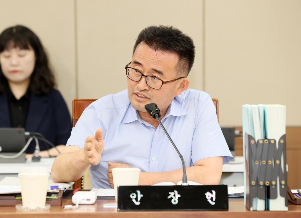 '제361회 임시회 제1차 기획경제위원회' 게시글의 사진(42) '2500903_제361회 임시회 제1차 기획경제위원회_46.JPG'