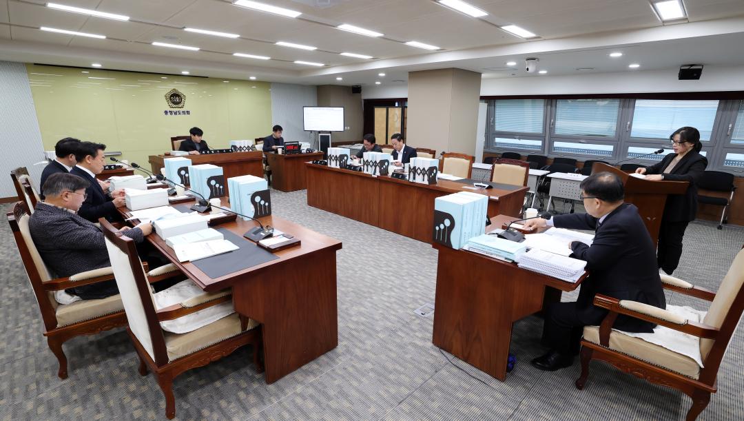 '제362회 정례회 제3차 기획경제위원회' 게시글의 사진(41) '1203_기획경제위원회10.jpg'