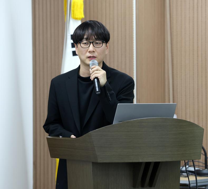 '충남 인성교육 활성화 연구모임 최종보고회(대표 방한일 의원)' 게시글의 사진(26) '1204_방한일 의원 연구모임30.jpg'