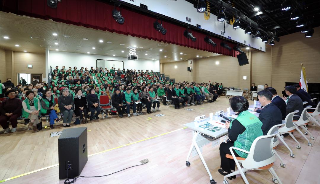 '공주시 새마을운동 사례로 본 마을공동체운동 확산 전략 마련 의정토론회(좌장 박기영 의원)' 게시글의 사진(26) '0204_공주시 새마을운동 사례로 본 마을공동체운동 확산 의정토론회24.jpg'
