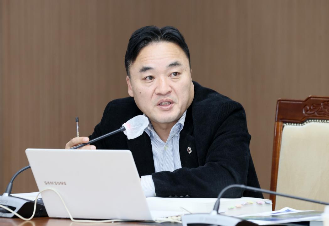 '제362회 정례회 행정사무감사 보건복지환경위원회' 게시글의 사진(17) '251114_제362회 정례회 행정사무감사 보건복지환경위원회_20.JPG'