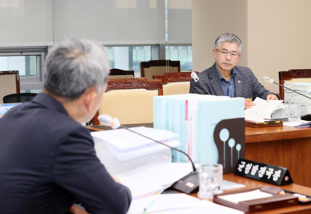 '제362회 정례회 제2차 건설소방위원회' 게시글의 사진(32) '251127_제2차 건설소방위원회_38.JPG'