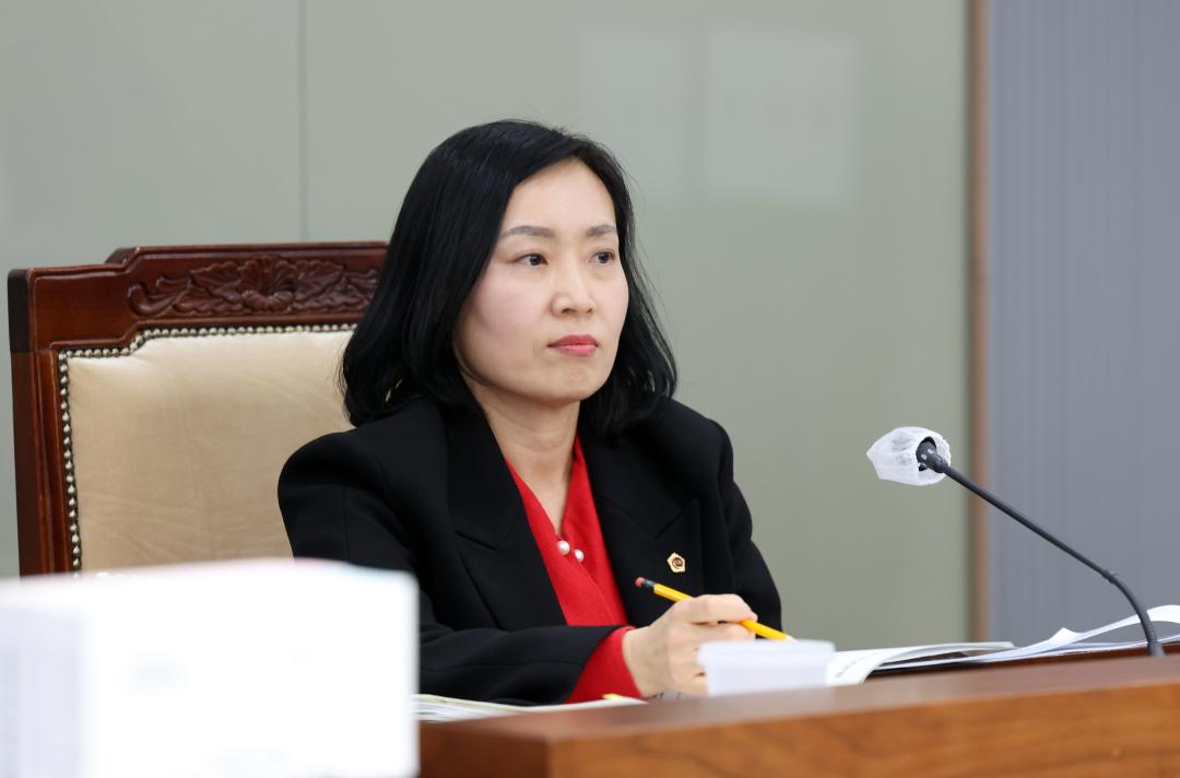 '제357회 임시회 제2차 보건복지환경위원회' 게시글의 사진(24) '0206_보건복지환경위원회41.jpg'