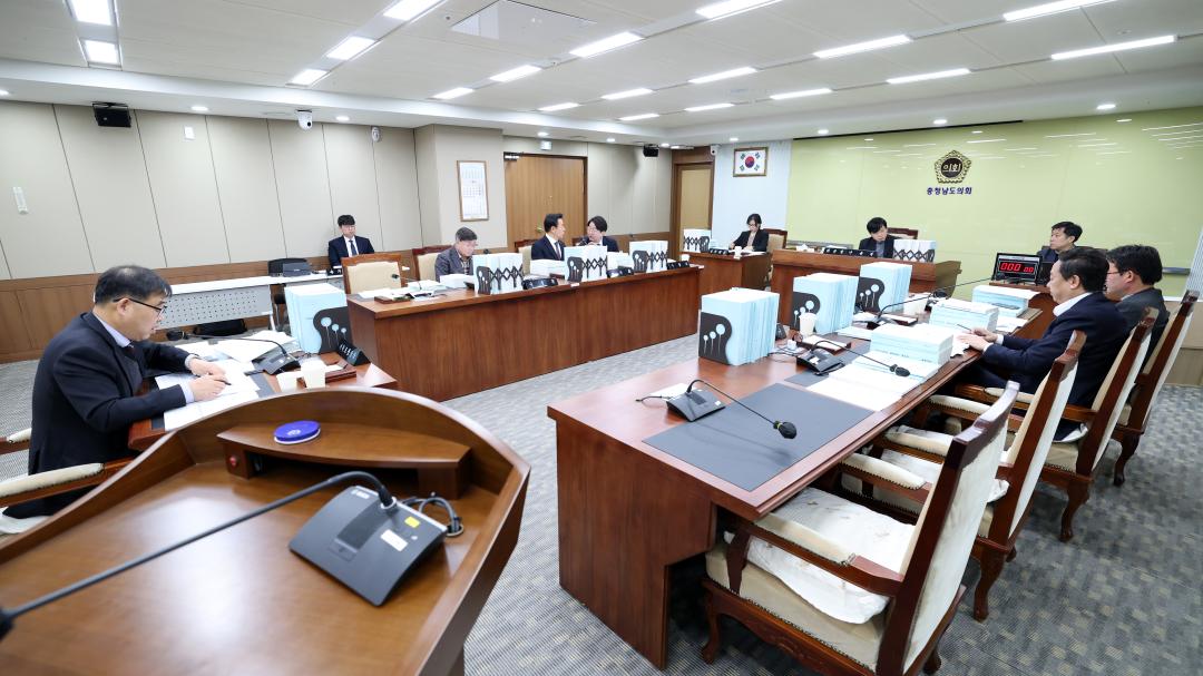 '제362회 정례회 제3차 기획경제위원회' 게시글의 사진(37) '1203_기획경제위원회06.jpg'