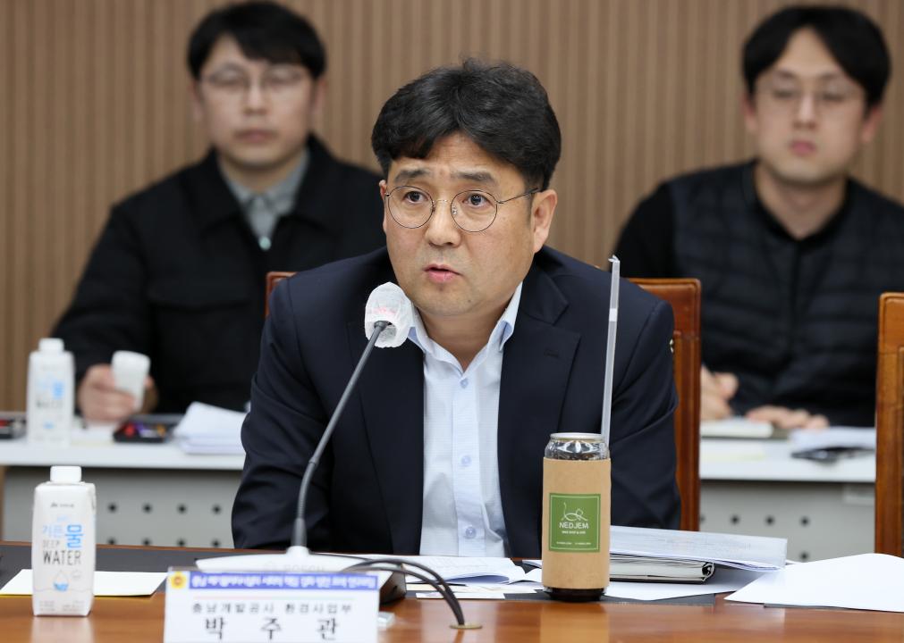 '김민수 의원 충남 폐기물처리시설의 사회적 책임 강화 방안 모색 연구모임' 게시글의 사진(43) '250320_김민수 의원 폐기물처리설 사회적 책임 강화 연구모임_83.JPG'