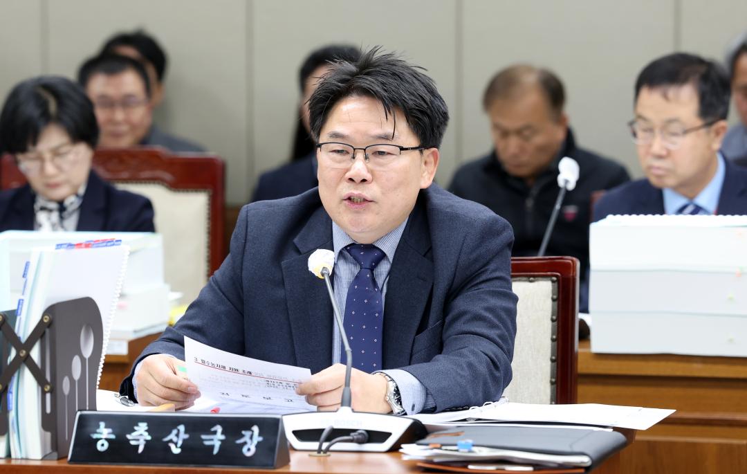 '제362회 정례회 제2차 농수산해양위원회' 게시글의 사진(110) '1202_이정삼 농축산국장01.jpg'