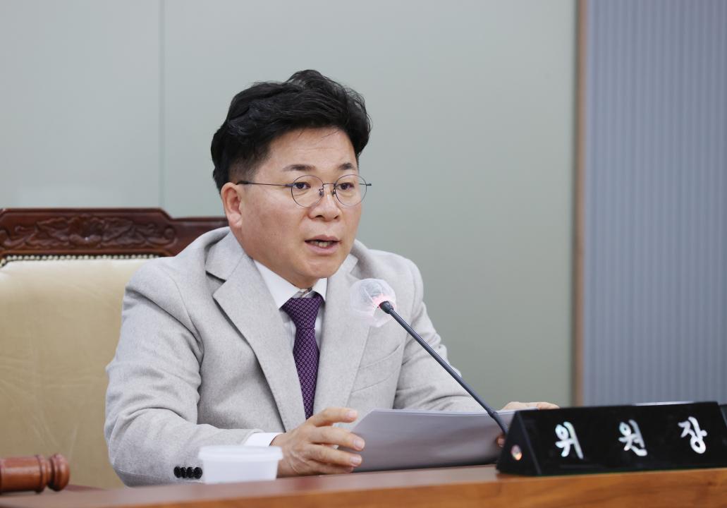 '제357회 임시회 제3차 보건복지환경위원회' 게시글의 사진(2) '250207_제357회 임시회 제3차 보건복지환경위원회 (2).JPG'