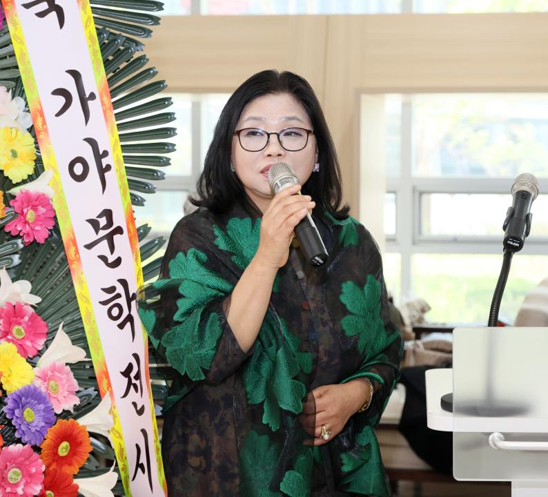'다움아트홀 ‘예산가야문학 시화전’ 작가와의 만남의 날' 게시글의 사진(11) '250507_다움아트홀 작가 만남의 날_35.JPG'