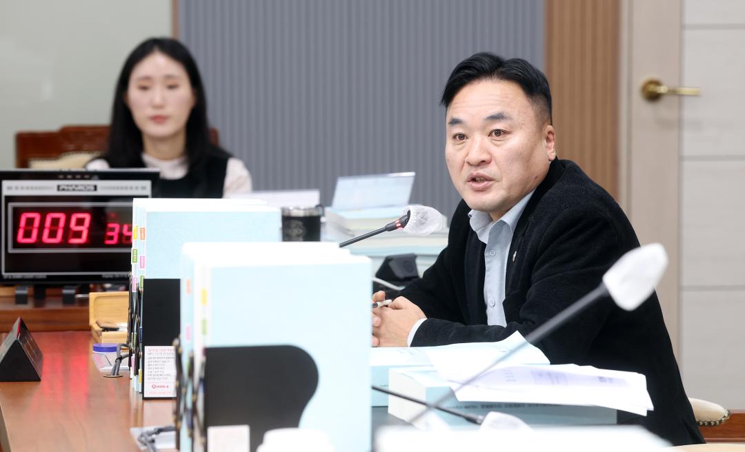 '제362회 정례회 제3차 보건복지환경위원회' 게시글의 사진(26) '1128_보건복지환경위원회31.jpg'