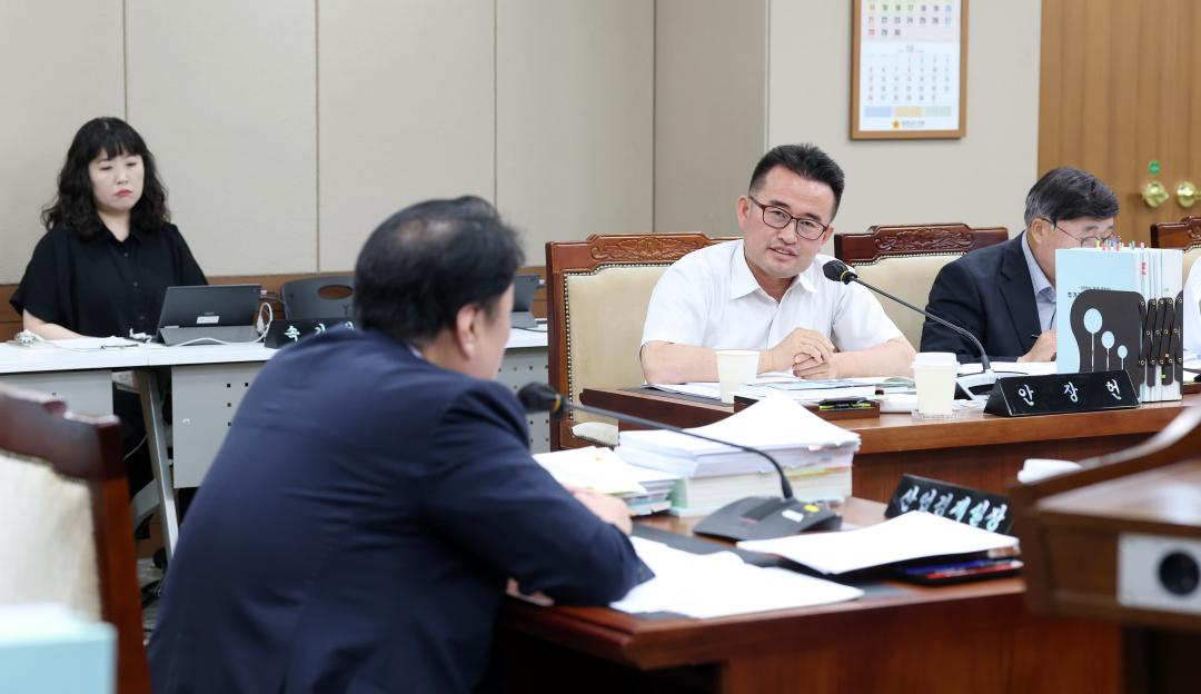 '제361회 임시회 제3차 기획경제위원회' 게시글의 사진(15) '0905_기경위16.jpg'