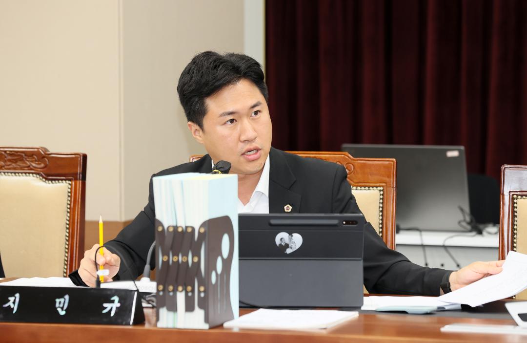 '제361회 임시회 제1차 기획경제위원회' 게시글의 사진(32) '2500903_제361회 임시회 제1차 기획경제위원회_34.JPG'