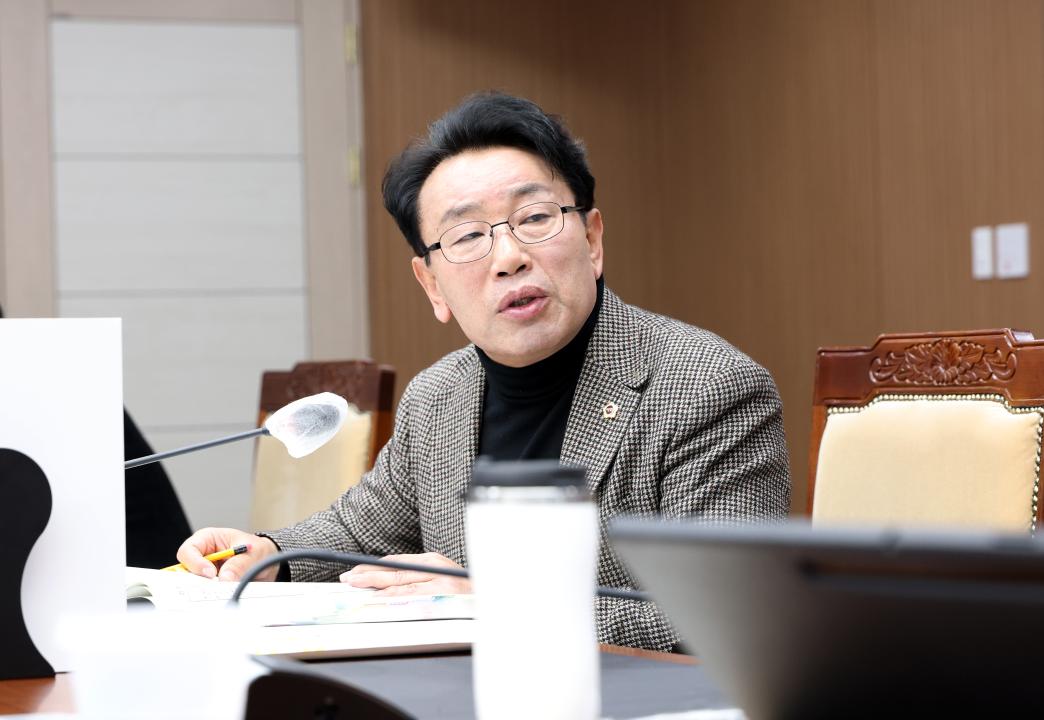 '제357회 임시회 제2차 보건복지환경위원회' 게시글의 사진(61) '0206_보건복지환경위원회70.jpg'