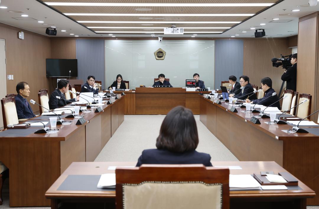 '재단법인 충남연구원 원장 후보자 인사청문특별위원회' 게시글의 사진(4) '250224_충남연구원장 후보자 인사청문특별위원회 (9).JPG'
