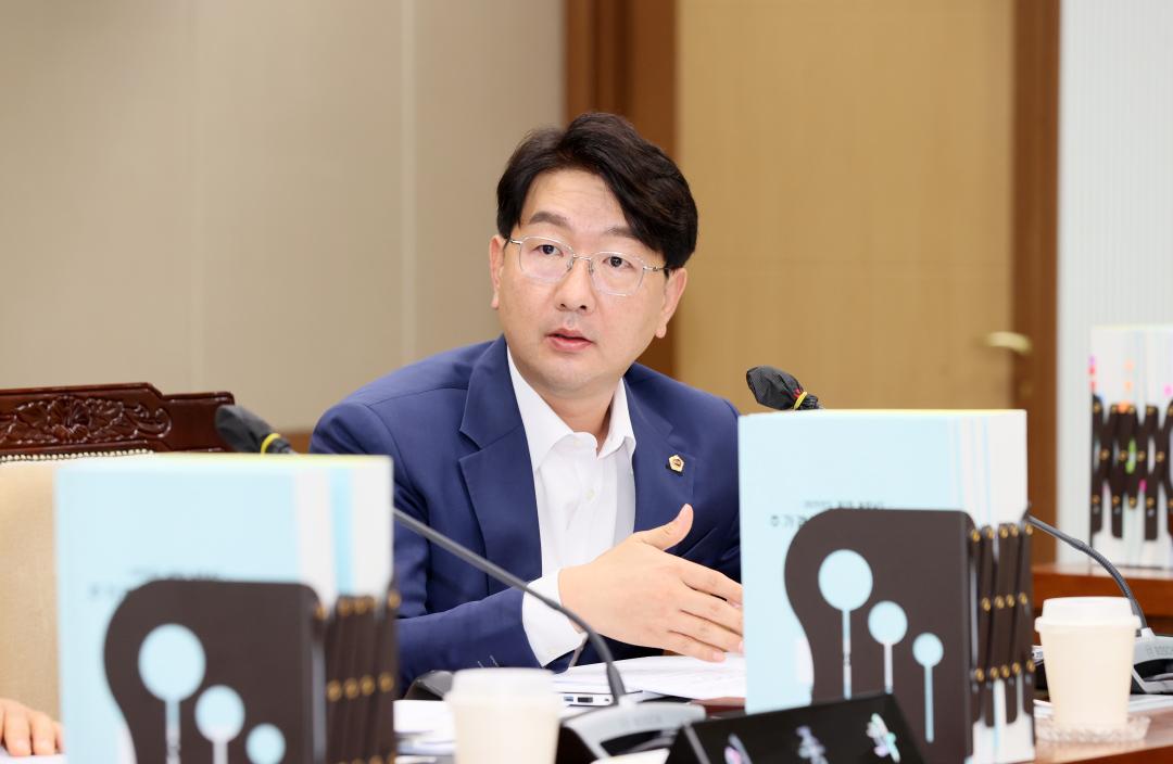 '제361회 임시회 제1차 기획경제위원회' 게시글의 사진(22) '2500903_제361회 임시회 제1차 기획경제위원회_23.JPG'