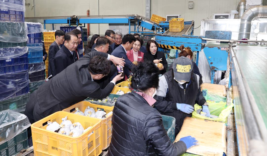 '제362회 정례회 농수산해양위원회 현장 방문' 게시글의 사진(84) '1114_농수산해양위원회 농협 현장방문04.jpg'