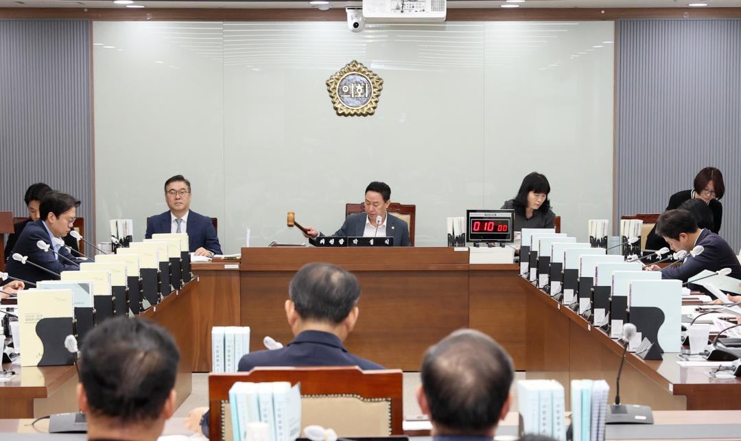 '제358회 임시회 예산결산특별위원회' 게시글의 사진(12) '250417_제358회 임시회 예산결산특별위원회_01.JPG'