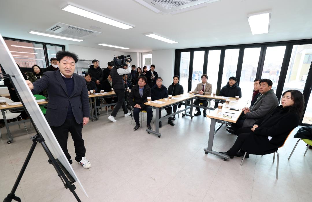 '제357회 임시회 기획경제위원회 현장방문 및 제4차 회의' 게시글의 사진(2) '0210_기경위 현장방문02.jpg'