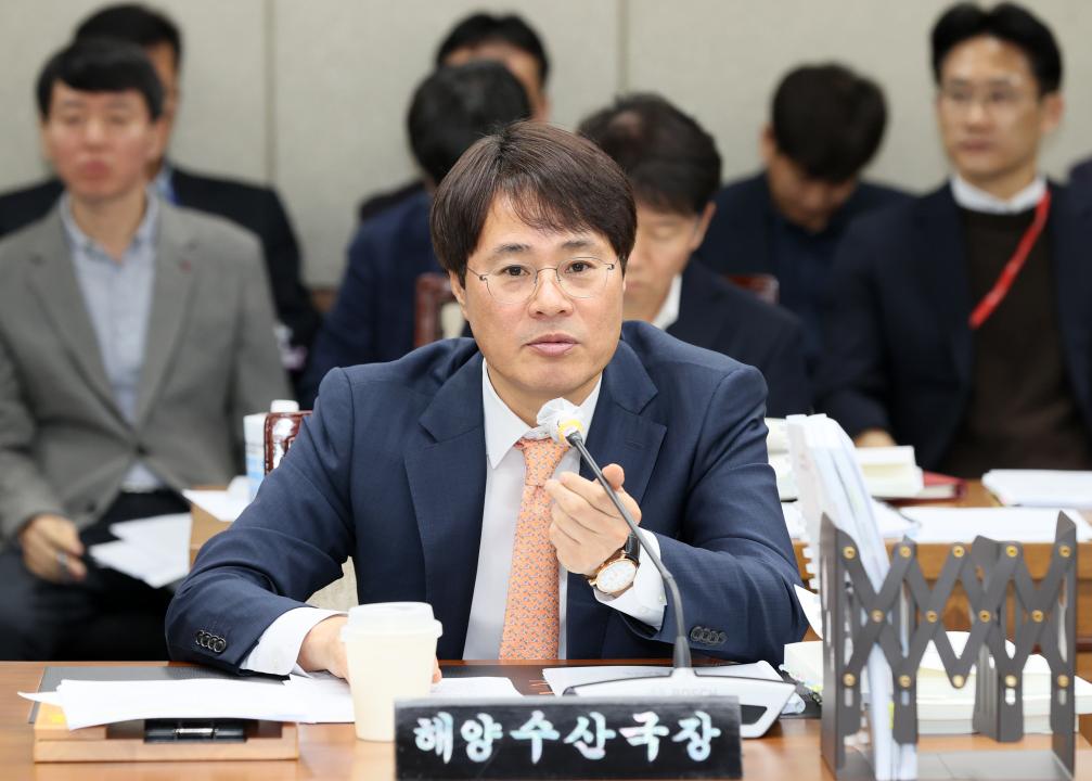 '제362회 정례회 행정사무감사 농수산해양위원회' 게시글의 사진(75) '251113_제362회 정례회 행정사무감사 농수산해양위원회_103.JPG'