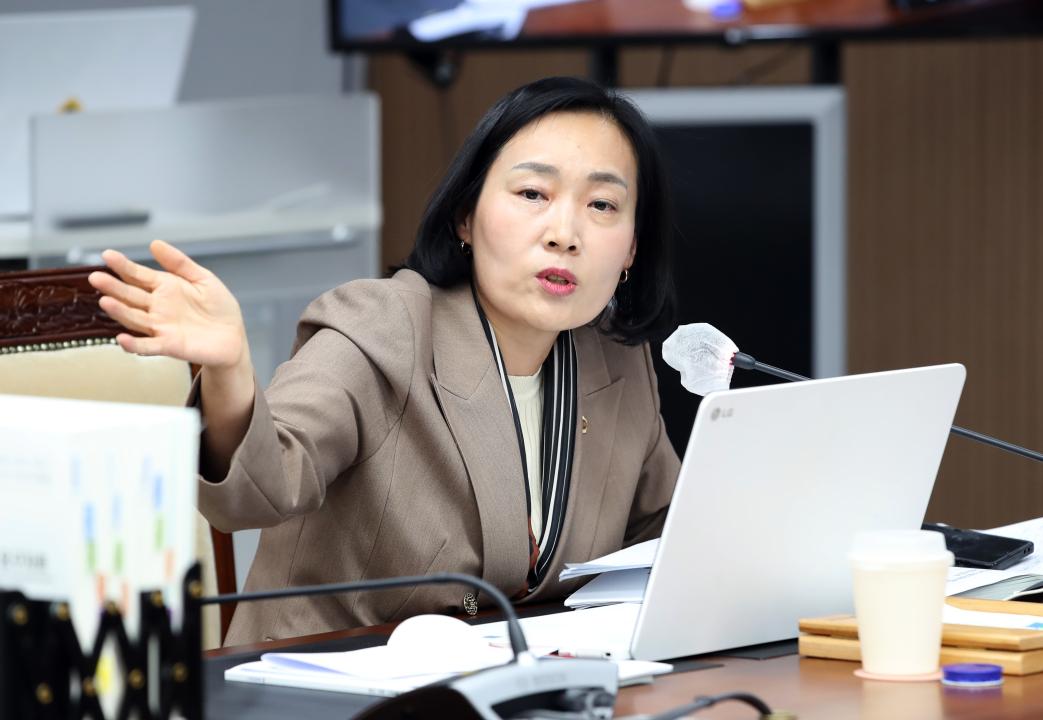 '제362회 정례회 행정사무감사 보건복지환경위원회' 게시글의 사진(14) '1113_제362회 정례회 행정사무감사 보건복지환경위원회_14.jpg'