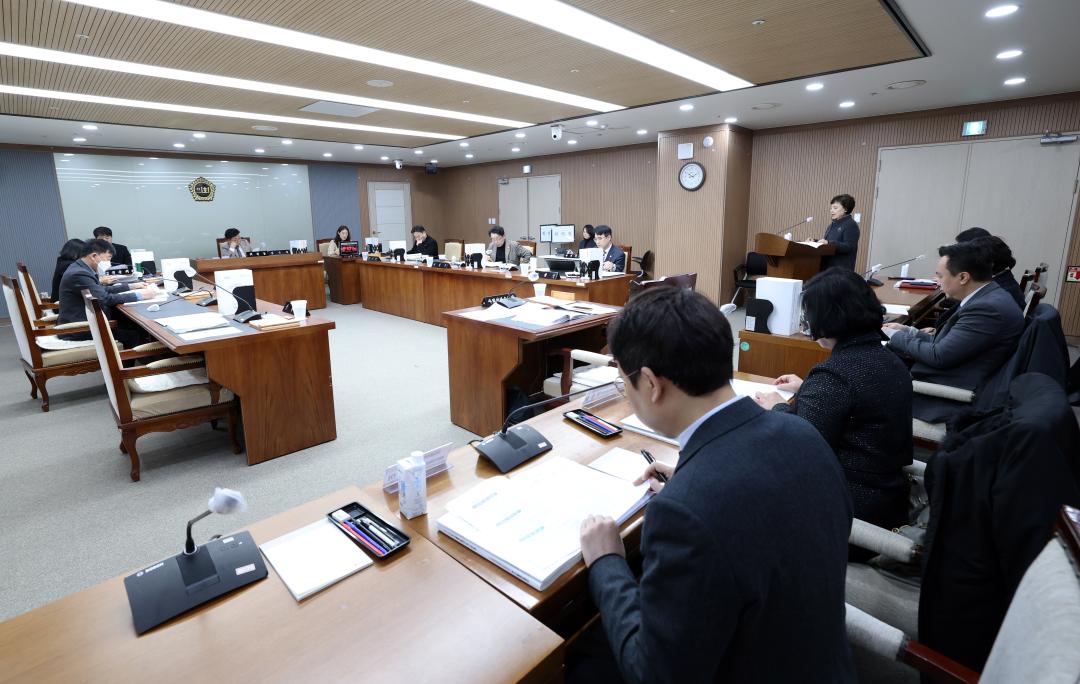 '제357회 임시회 제2차 보건복지환경위원회' 게시글의 사진(82) '0206_보건복지환경위원회05.jpg'