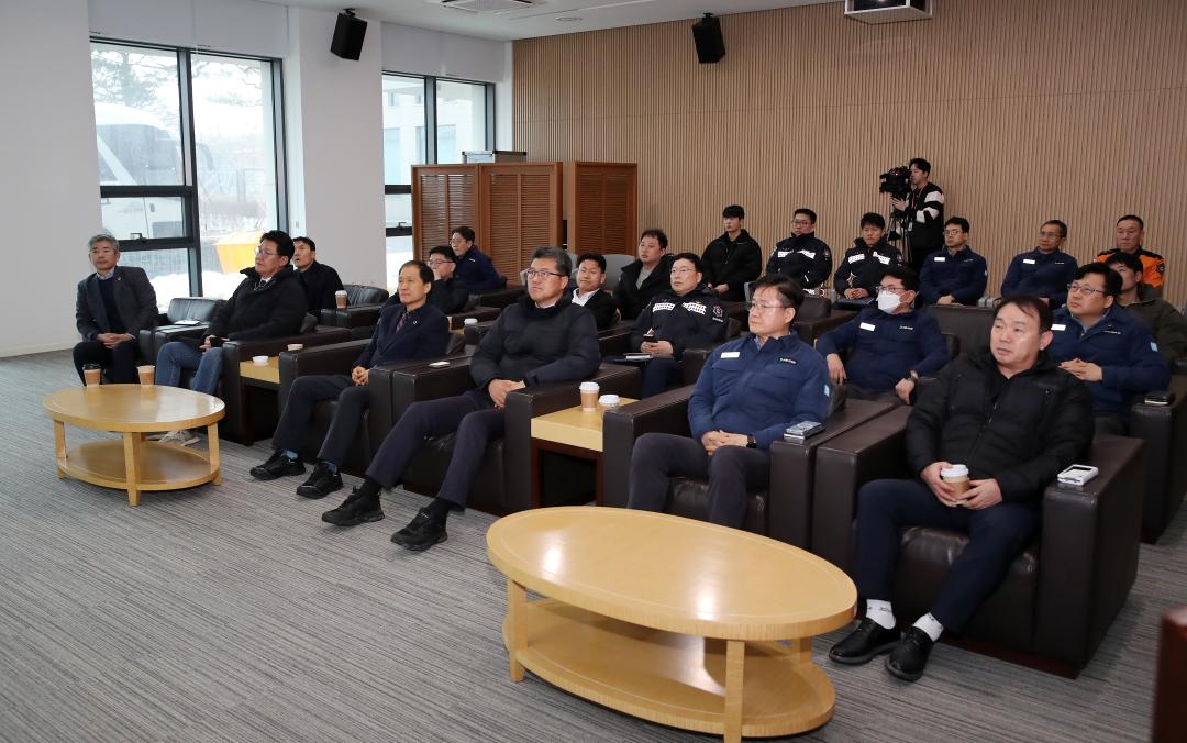 '제357회 임시회 건설소방위원회 서산 대산공단 현장방문' 게시글의 사진(6) '250212_제357회 임시회 건설소방위원회 서산 현장방문_15.JPG'