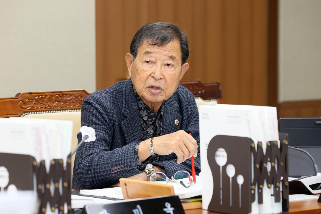 '제362회 정례회 행정사무감사 농수산해양위원회' 게시글의 사진(72) '251113_제362회 정례회 행정사무감사 농수산해양위원회_99.JPG'