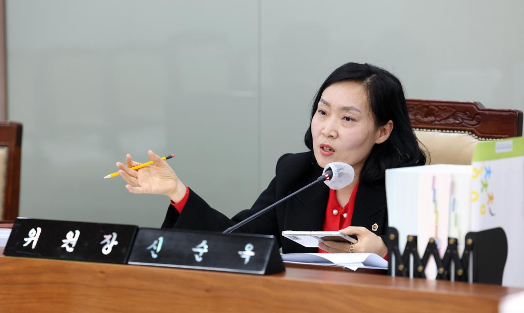 '제357회 임시회 제2차 보건복지환경위원회' 게시글의 사진(19) '0206_보건복지환경위원회26.jpg'