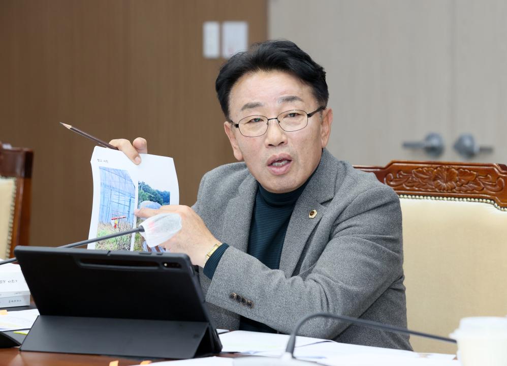 '제362회 정례회 행정사무감사 보건복지환경위원회' 게시글의 사진(39) '251114_제362회 정례회 행정사무감사 보건복지환경위원회_60.JPG'