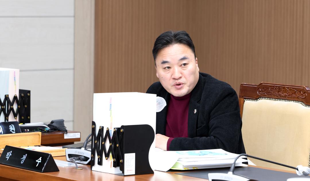 '제357회 임시회 제2차 보건복지환경위원회' 게시글의 사진(42) '0206_보건복지환경위원회52.jpg'