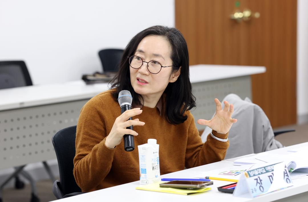 '충남 인성교육 활성화 연구모임 최종보고회(대표 방한일 의원)' 게시글의 사진(38) '1204_방한일 의원 연구모임42.jpg'