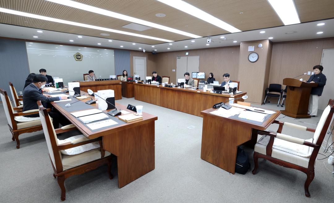 '제357회 임시회 제2차 보건복지환경위원회' 게시글의 사진(81) '0206_보건복지환경위원회04.jpg'