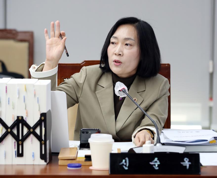 '제362회 정례회 행정사무감사 보건복지환경위원회' 게시글의 사진(15) '1118_제362회 정례회 행정사무감사 보건복지환경위원회_15.jpg'