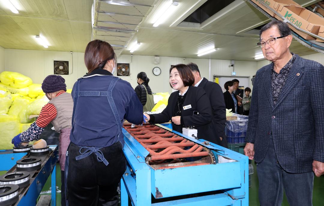 '제362회 정례회 농수산해양위원회 현장 방문' 게시글의 사진(97) '1114_농수산해양위원회 농협 현장방문17.jpg'