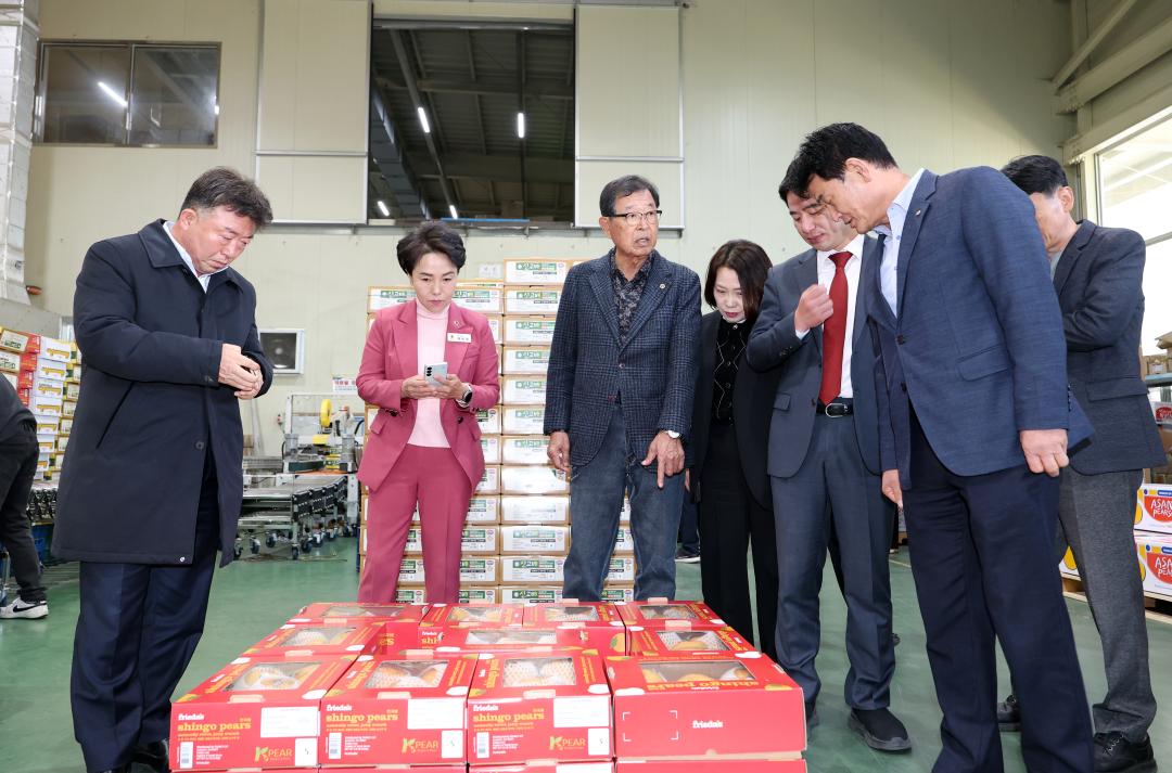 '제362회 정례회 농수산해양위원회 현장 방문' 게시글의 사진(114) '1114_농수산해양위원회 농협 현장방문34.jpg'