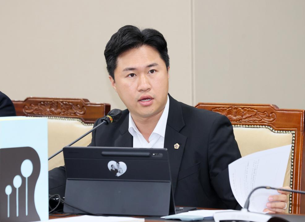 '제361회 임시회 제1차 기획경제위원회' 게시글의 사진(30) '2500903_제361회 임시회 제1차 기획경제위원회_32.JPG'