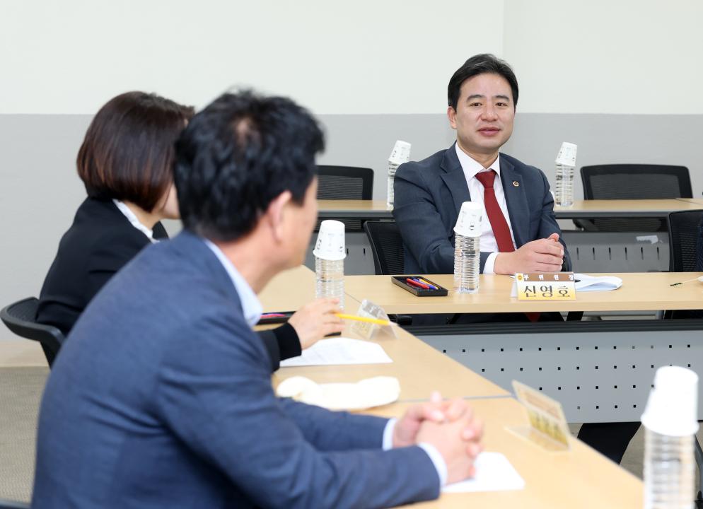 '제362회 정례회 농수산해양위원회 현장 방문' 게시글의 사진(64) '1114_농수산해양위원회 농협 현장방문64.jpg'