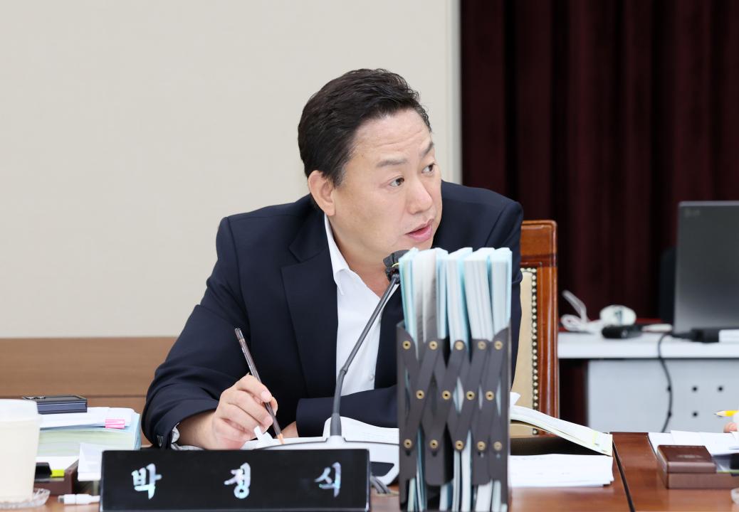 '제361회 임시회 제1차 기획경제위원회' 게시글의 사진(50) '2500903_제361회 임시회 제1차 기획경제위원회_53.JPG'