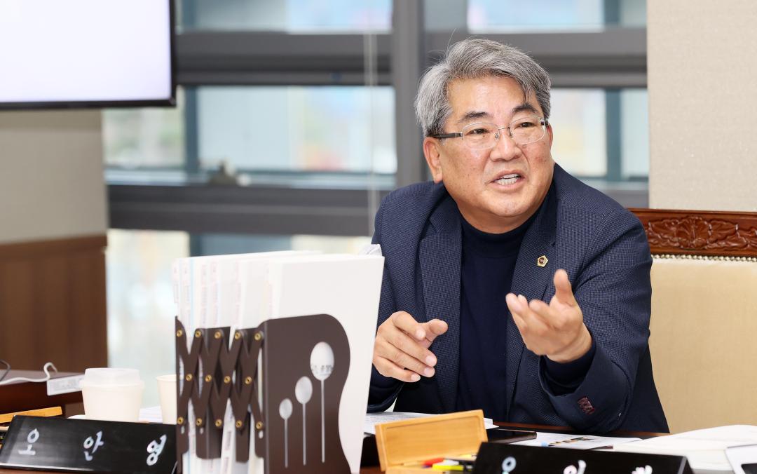 '제362회 정례회 행정사무감사 농수산해양위원회' 게시글의 사진(66) '251113_제362회 정례회 행정사무감사 농수산해양위원회_93.JPG'