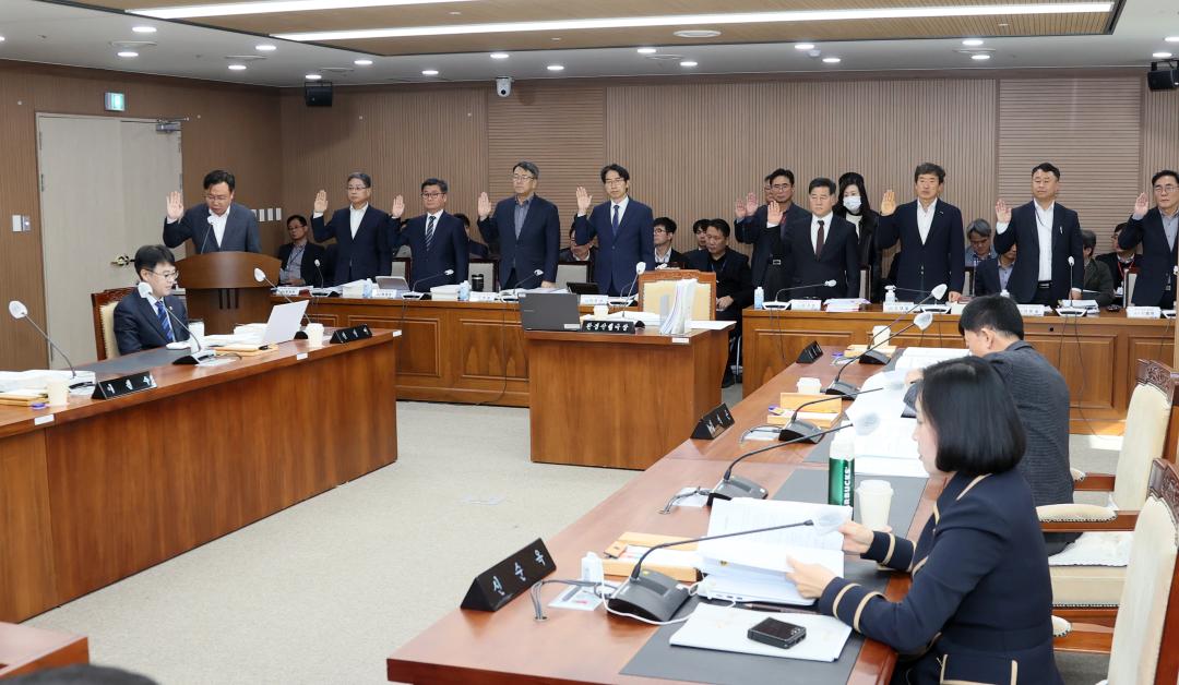 '제362회 정례회 행정사무감사 보건복지환경위원회' 게시글의 사진(13) '251114_제362회 정례회 행정사무감사 보건복지환경위원회_13.JPG'