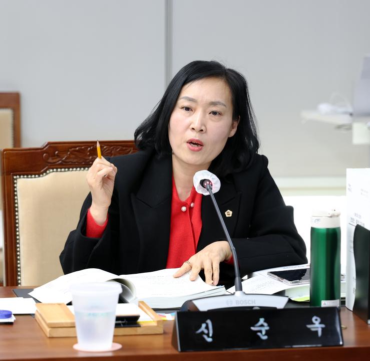 '제357회 임시회 제2차 보건복지환경위원회' 게시글의 사진(30) '0206_보건복지환경위원회48.jpg'