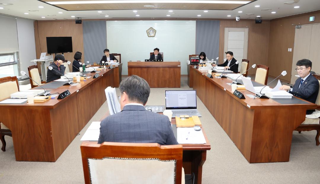 '보건복지환경위, 기후·환경·산림 정책 전반 실효성 재점검' 게시글의 사진(2) '251114_제362회 정례회 행정사무감사 보건복지환경위원회.JPG'