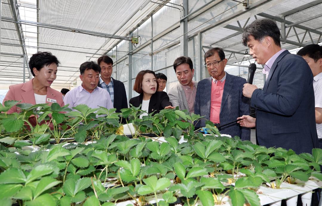 '농수산해양위, 부여‧논산지역 농수산시설 방문해 발전 모색' 게시글의 사진(2) '0911_농수해위 현장방문04.jpg'