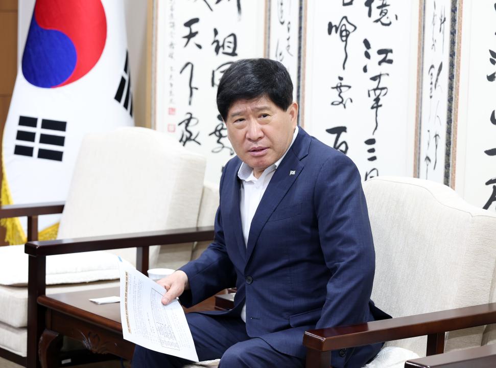 '대전세종충남 중소기업 협회 회장 일행 접견' 게시글의 사진(15) '0421_대전세종충남 중소기업협회 접견17.jpg'