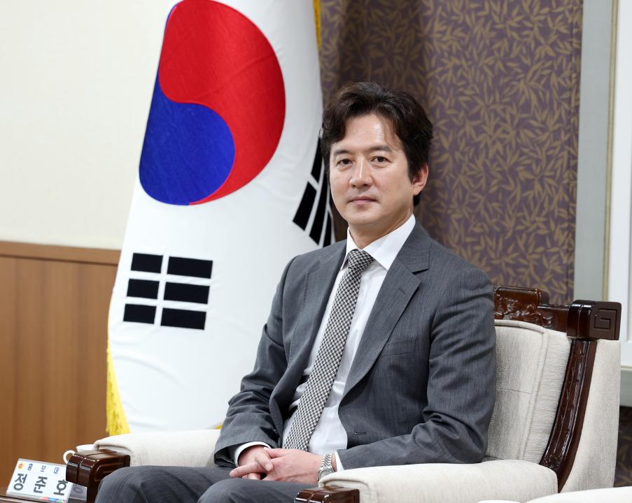 '충청남도의회 홍보대사 위촉식(배우 정준호)' 게시글의 사진(12) '0422_홍보대사(정준호) 위촉식14.jpg'