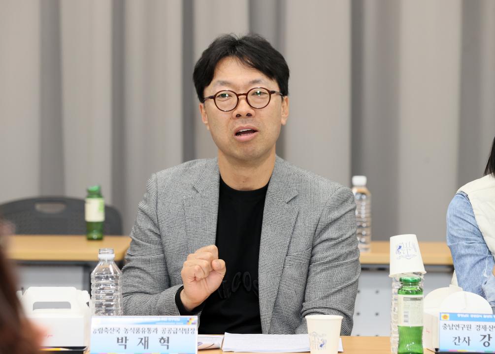 '김기서 의원, 공공급식처의 충남 농림‧축산‧수산물 공급 확대 위한 연구모임' 게시글의 사진(43) '251104_김기서 의원 공공급식 활성화 연구모임_54.JPG'