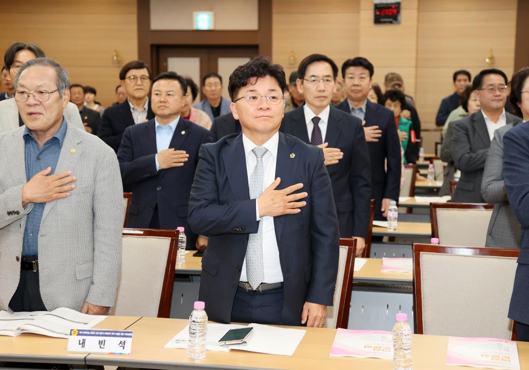 '이철수 의원,  '복지 패러다임 전환의 시대, 당진시 미래복지 정책 수립' 의정토론회' 게시글의 사진(7) '251031_이철수 의원 미래복지 정책수립 의정토론회_07.JPG'