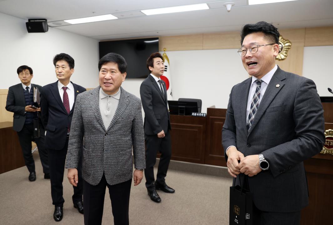 '충청권 4개 시도의회 의장 간담회' 게시글의 사진(18) '0304_충청권 시도의회의장 간담회17.jpg'