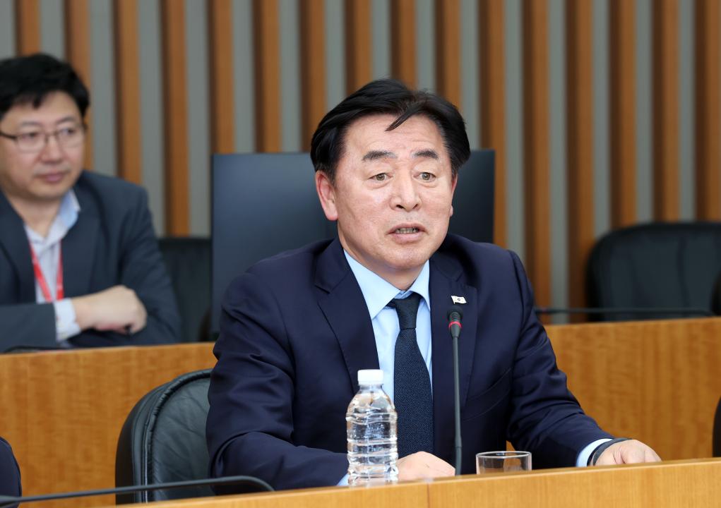 '제358회 임시회 기획경제위원회 현장방문' 게시글의 사진(111) '0416_코닝정밀소재 방문29.jpg'